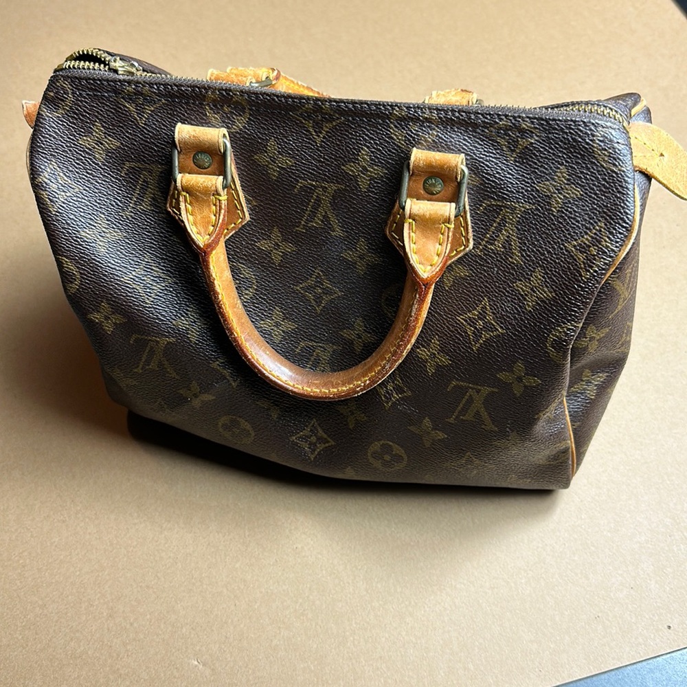 Louis Vuitton Speedy 25